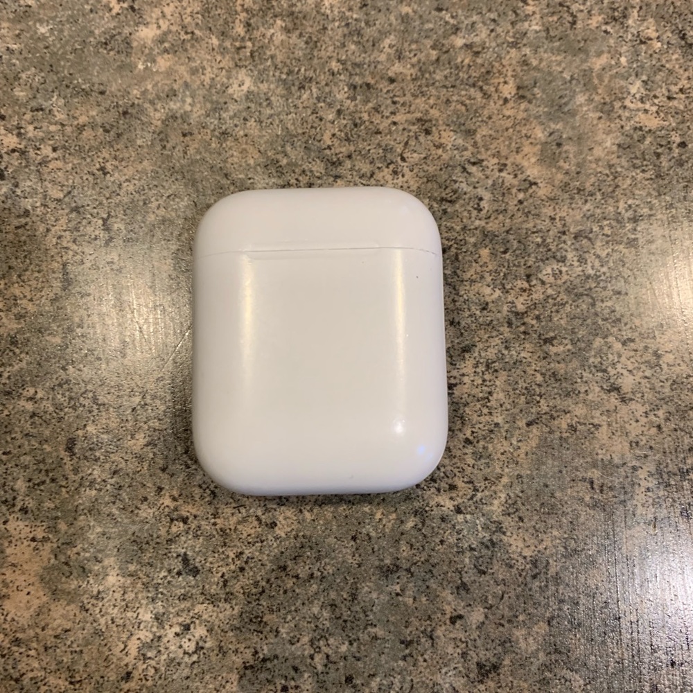 Apple AirPods (2nd Generation) - Picture 3 of 3